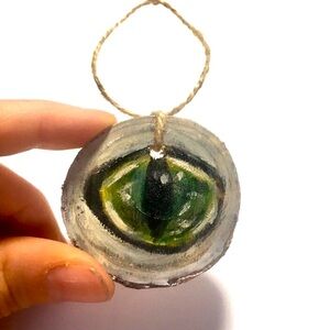 Green cat eye small wooden ornament hand painted round wood slice decor